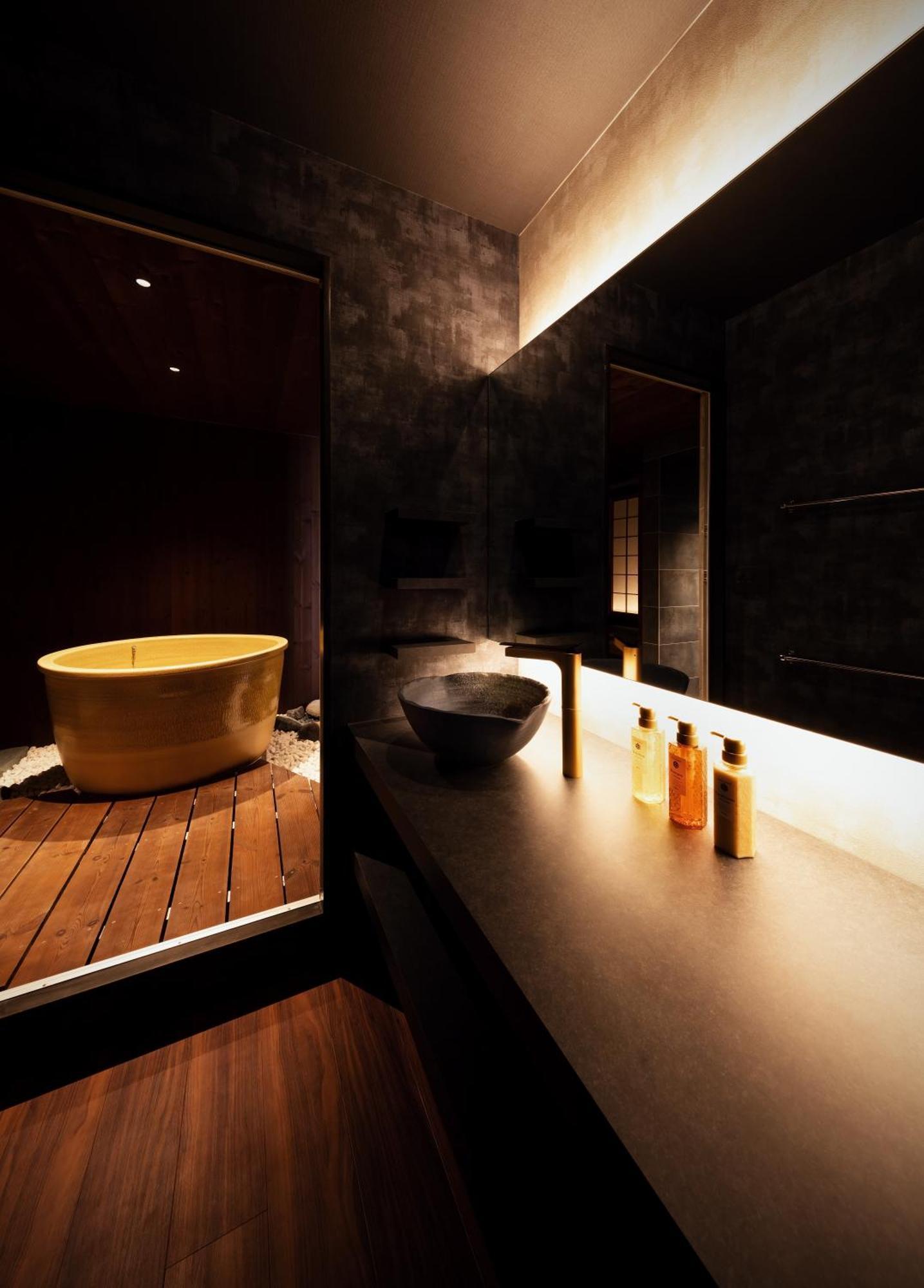 大阪古今 天下茶屋 With A Private Parking Lot And A Half Open-Air Bath And Direct To Kix别墅 外观 照片